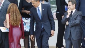 Obama y jovencitas