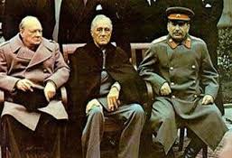 Churchill, Roosevelt y Stalin en Yalta.