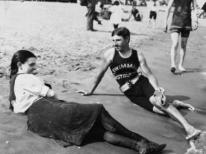 Nikola Tesla en-la-playa-de-midland-nueva-york